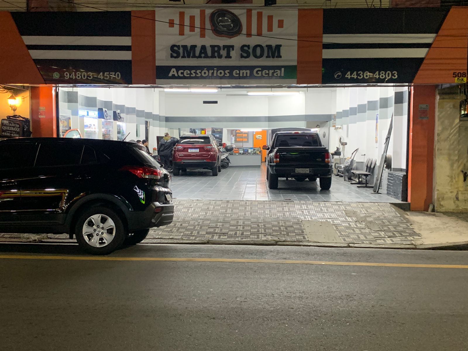 empresa de Som, multimídia, insulfilme, engates automotivos, lanternas, acessórios automotivos